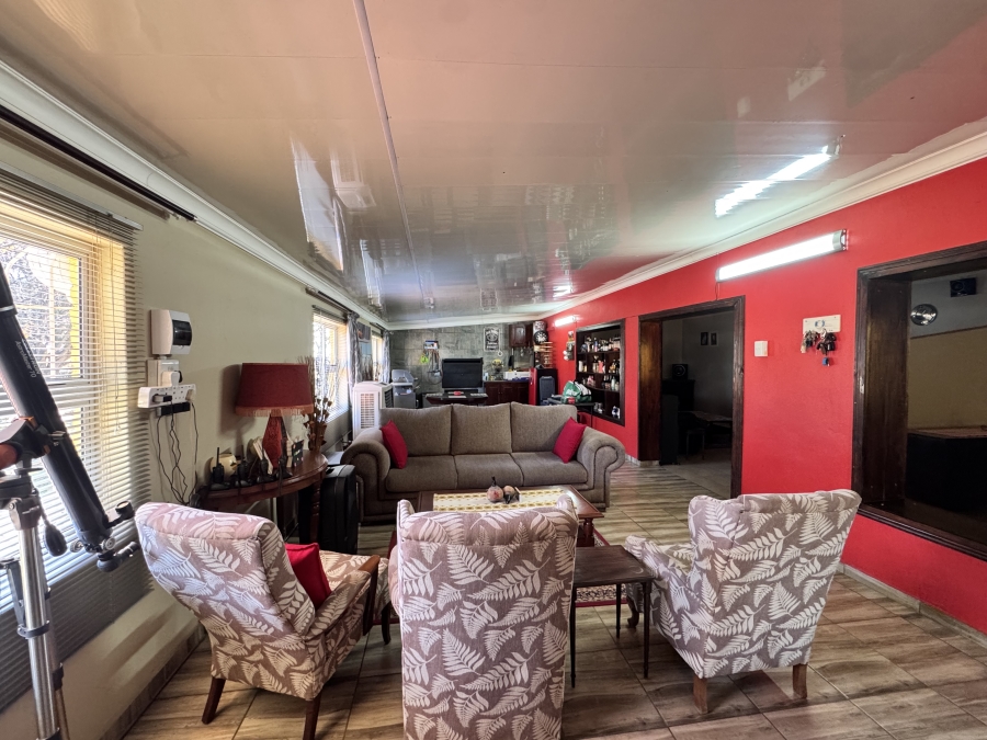 8 Bedroom Property for Sale in Meiringspark North West